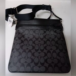 HEY LOVES :) | AM SELLING A COACH MESSENGER BAG / UNISEX